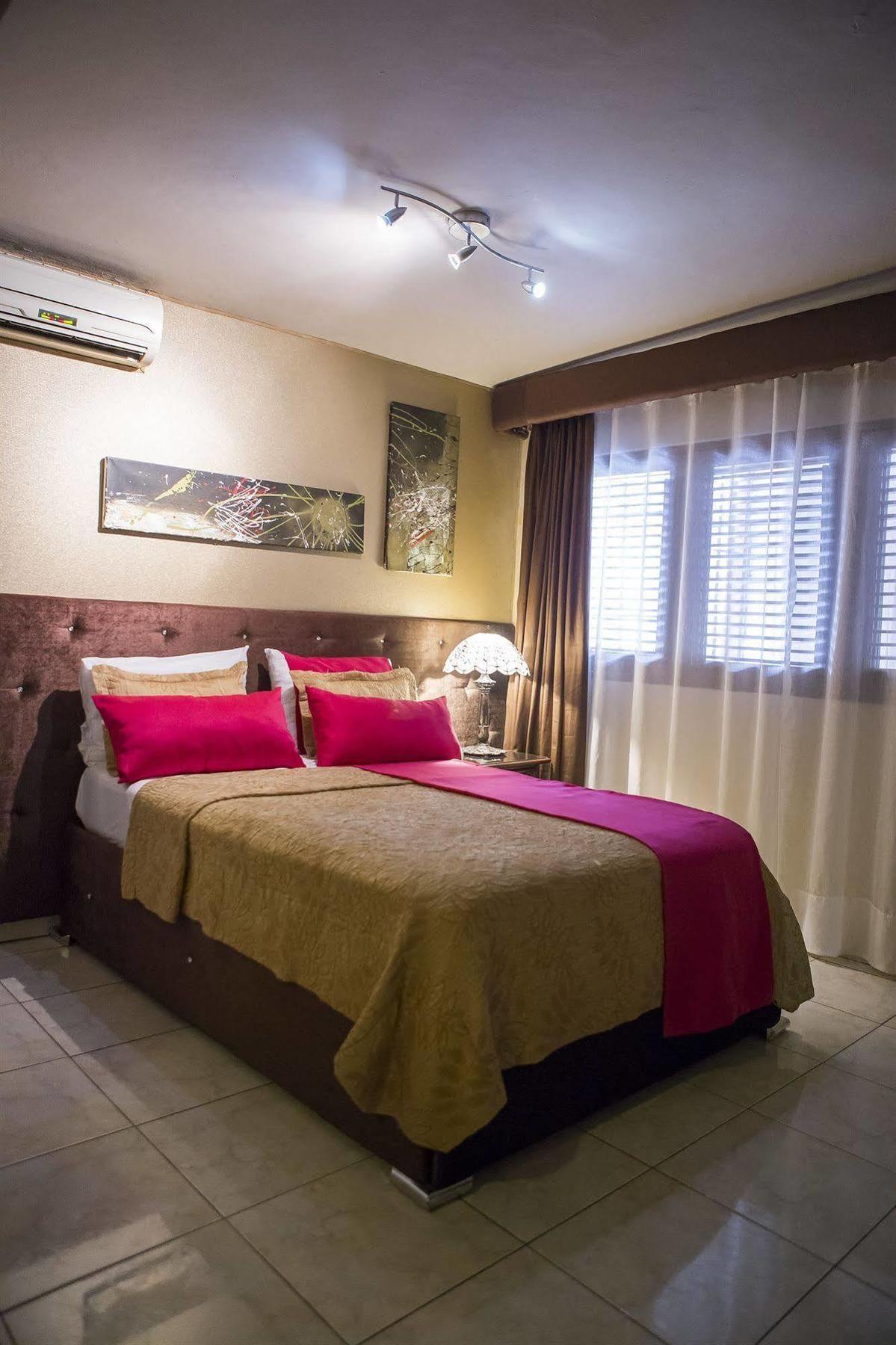 Jardines Del Teatro Hotel Santo Domingo Bagian luar foto